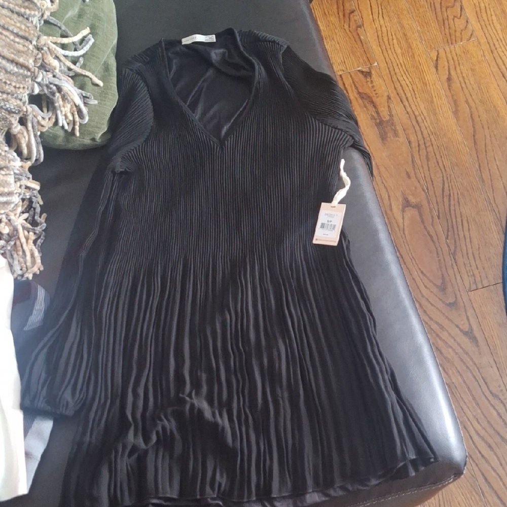 Elegant Black Pleated Top